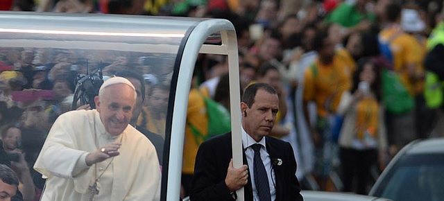 Paavi Francis Brasilian-vierailullaan.