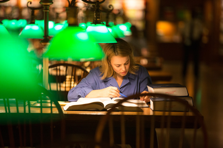 Mihin papit kaikessa hiljaisuudessa siirretään? Rachel McAdams sai Oscar-ehdokkuuden parhaasta naissivuosasta Spotlight-elokuvassa.