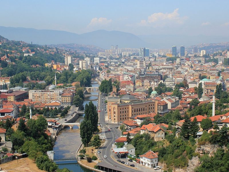 Panoraama Sarajevosta. Kuva: Wikipedia/Creative Commons.