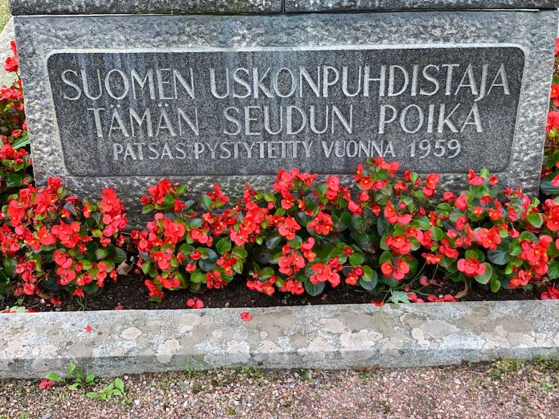 Mikael Agricolan muistomerkki Pernajassa. Kuva: Sini Mikkola.