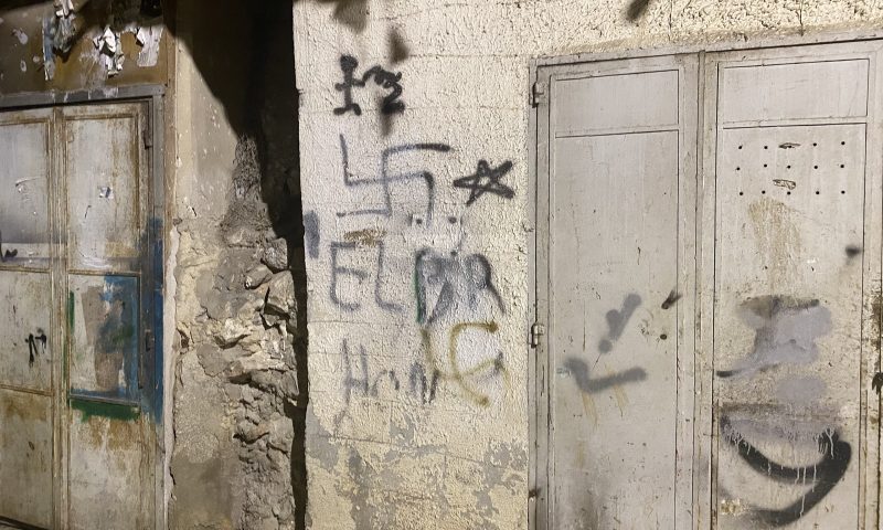 Hakaristi-graffiti palestiinalaisessa Nablusin kaupungissa vuonna 2022. Kuva: Wikipedia.